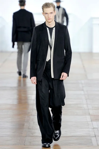 Look 24